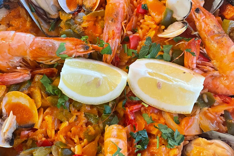 BookNoFees: Example photo: Paella