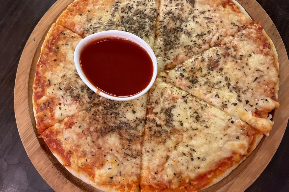 BookNoFees: Example photo: Pizza