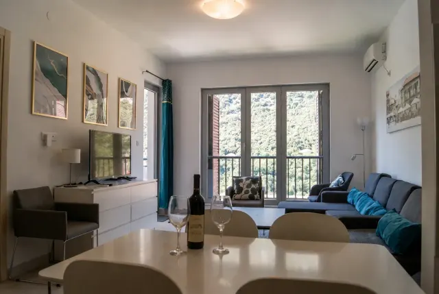 BookNoFees: Apartment Madela in Morinj – Morinj