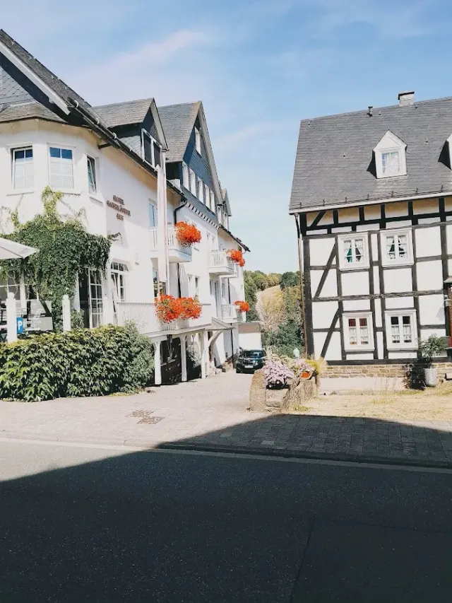 BookNoFees: Restaurant – Sauerländer Hof – Hallenberg – Sauerland Farm, photo 2