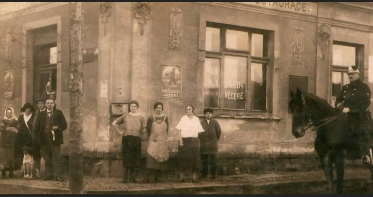 BookNoFees: Restaurant – Malešický mikropivovar – Prague – Malešice Microbrewery, photo 1