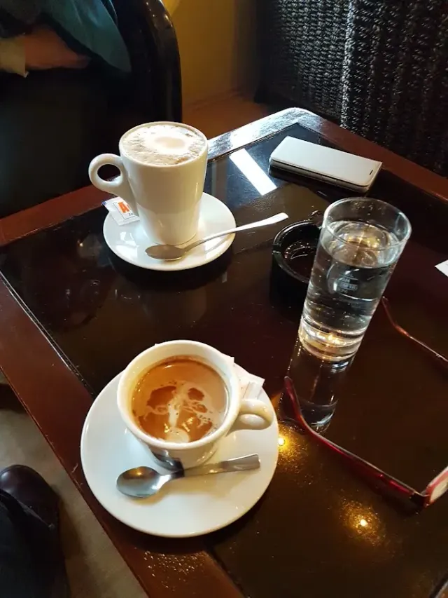 BookNoFees: Café – Caffe Bar Aurora – Zagreb – Aurora Café Bar, photo 2