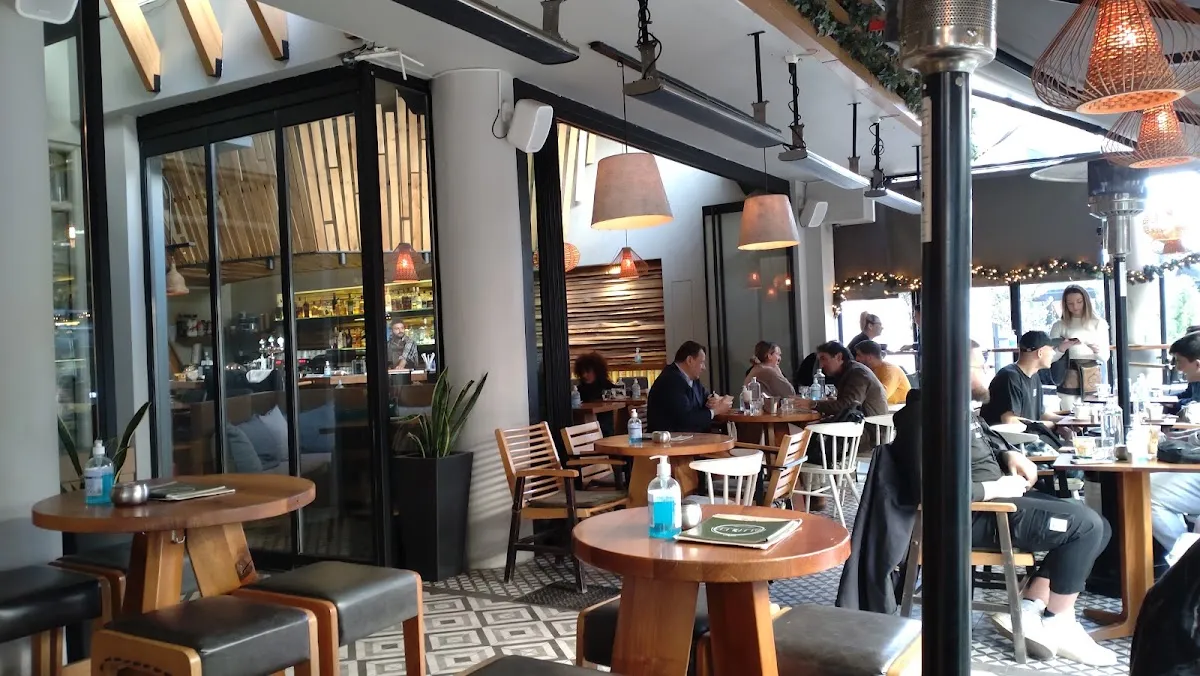 BookNoFees: Café – Butler – Athens – Butler, photo 1