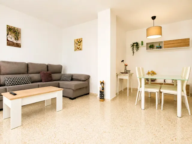 BookNoFees: Spacious Central Apartment with Self Check-In and Garden View – Jerez De La Frontera