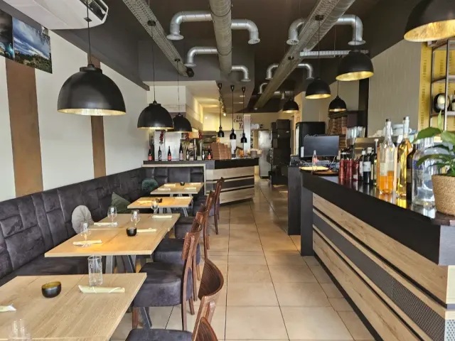 BookNoFees: Olymp Restaurant, Kreuztal