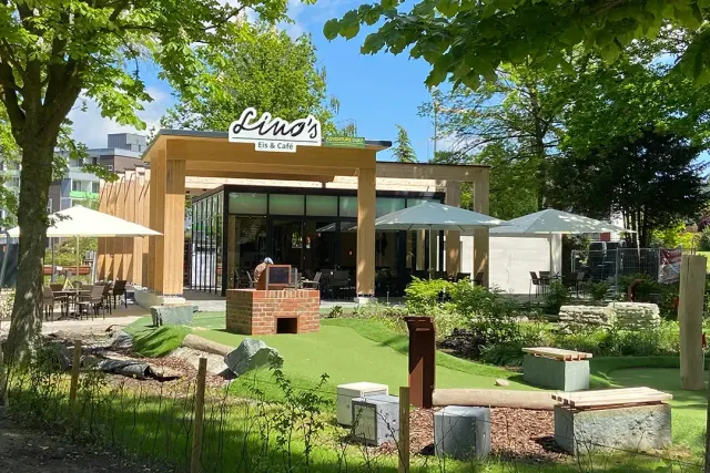 BookNoFees: Linos Eis & Café, Bad Sassendorf