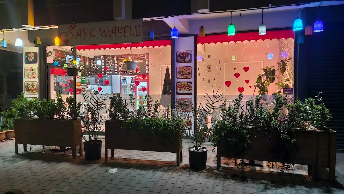 BookNoFees: Café – Aşk Waffle & Cafe – Istanbul – Aşk Waffle & Café, photo 1