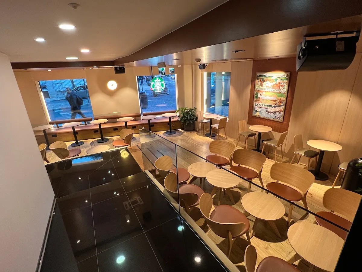 BookNoFees: Restaurant – Starbucks – Lisbon – Starbucks, photo 1