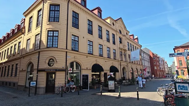 BookNoFees: Café – Babel Deli – Stockholm – Babel Deli, photo 3