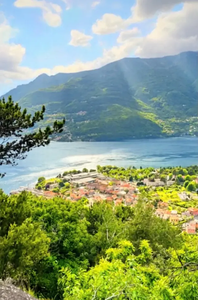 BookNoFees holiday home in DERVIO – LAKE COMO, Dervio