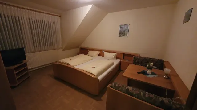 BookNoFees: Restaurant – Gasthof Zum Österntor – Medebach – Zum Österntor Inn, photo 2