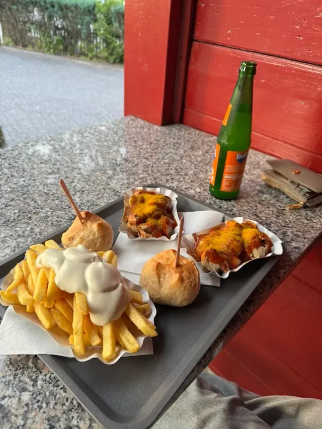 BookNoFees: Restaurant – Futterkrippe – Kreuztal – feeding trough, photo 2