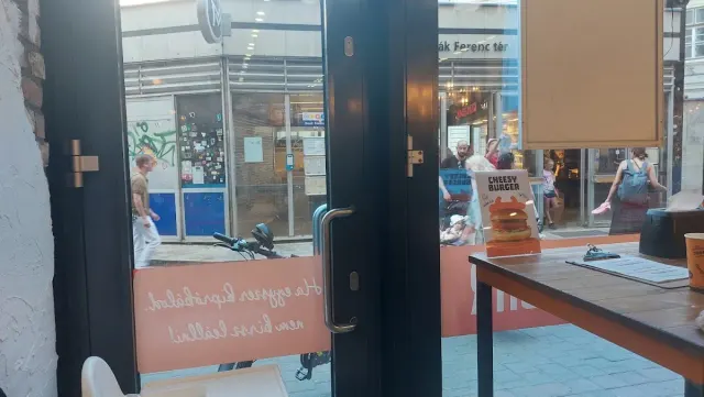 BookNoFees: Restaurant – Bamba Marha – Budapest – Hold on to Marha, photo 2