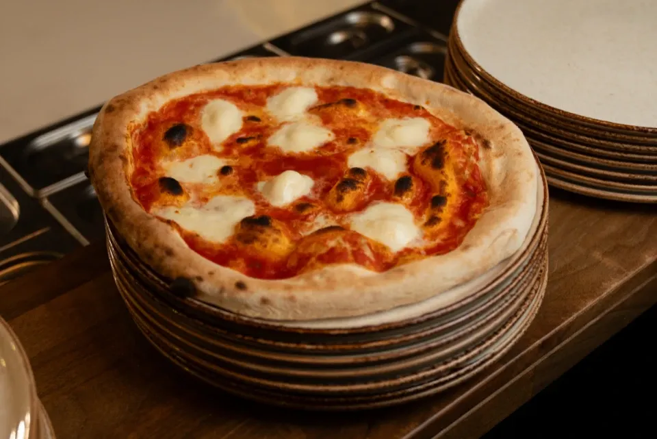 BookNoFees: Restaurant – Piccolo Mondo pizzeria – Prague – Piccolo Mondo Pizzeria, photo 1