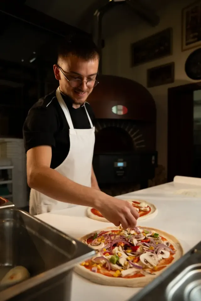 BookNoFees: Restaurant – Piccolo Mondo pizzeria – Prague – Piccolo Mondo Pizzeria, photo 3