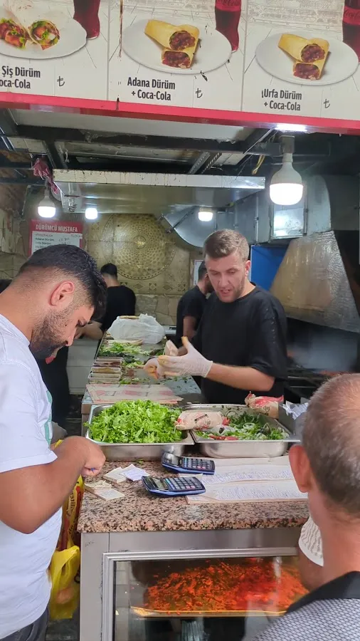 BookNoFees: Café – Dürümcü Mustafa – Istanbul – Mustafa the Wrap Seller, photo 2