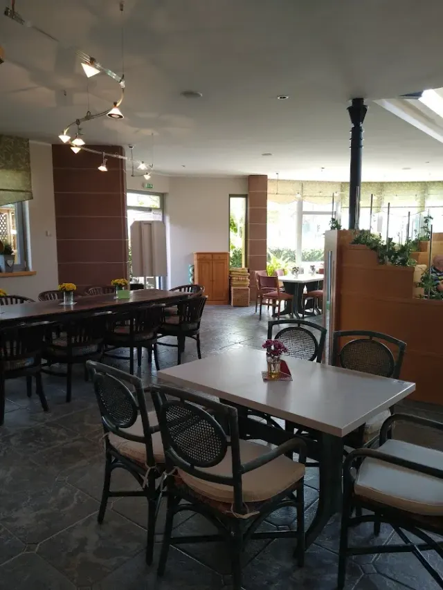 BookNoFees: Restaurant – Café und Konditorei Deimel – Olsberg – Deimel Café and Patisserie, photo 3