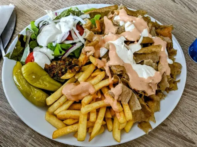 BookNoFees: Snack bar – Schmeckt Lecker Imbiss – Meschede-Freienohl – Tasty Snacks, photo 2