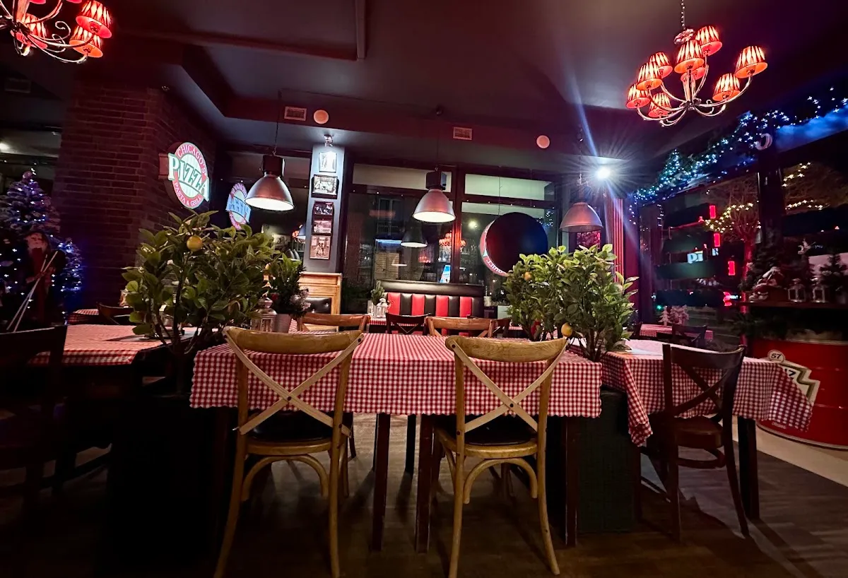 BookNoFees: Restaurant – Chicago's Pizza – Warsaw – Chicago's Pizza, photo 1