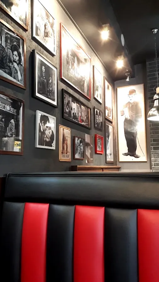 BookNoFees: Restaurant – Chicago's Pizza – Warsaw – Chicago's Pizza, photo 3