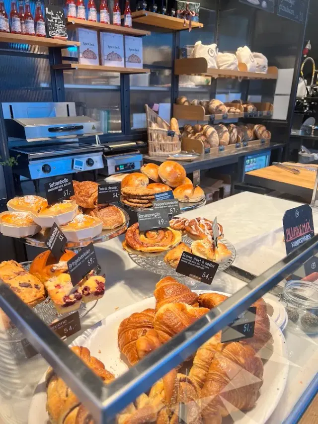 BookNoFees: Café – Åpent Bakeri – Oslo – Open Bakery, photo 3