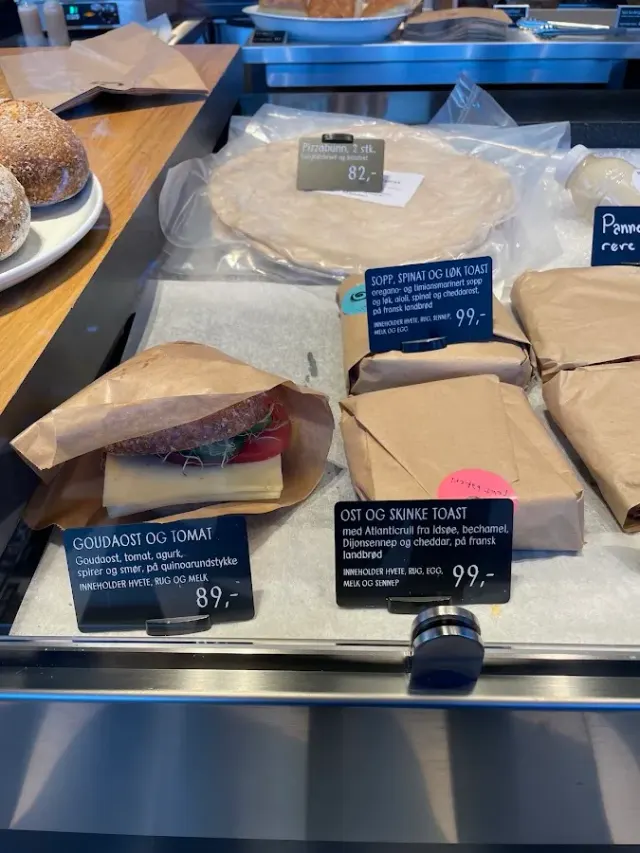 BookNoFees: Café – Åpent Bakeri – Oslo – Open Bakery, photo 2