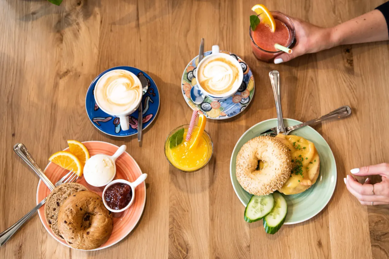 BookNoFees: Café – Bagels & Beans – Amsterdam – Bagels & Beans, photo 1