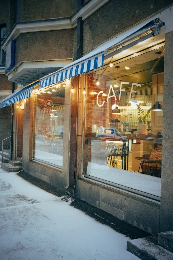 BookNoFees: Café – Beard Park Cafe – Helsinki – Beard Park Cafe, photo 1