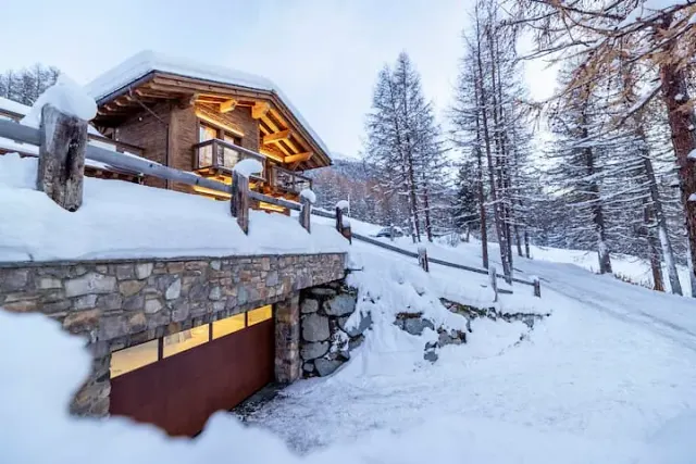 BookNoFees: A peaceful timber-framed villa – Moritz