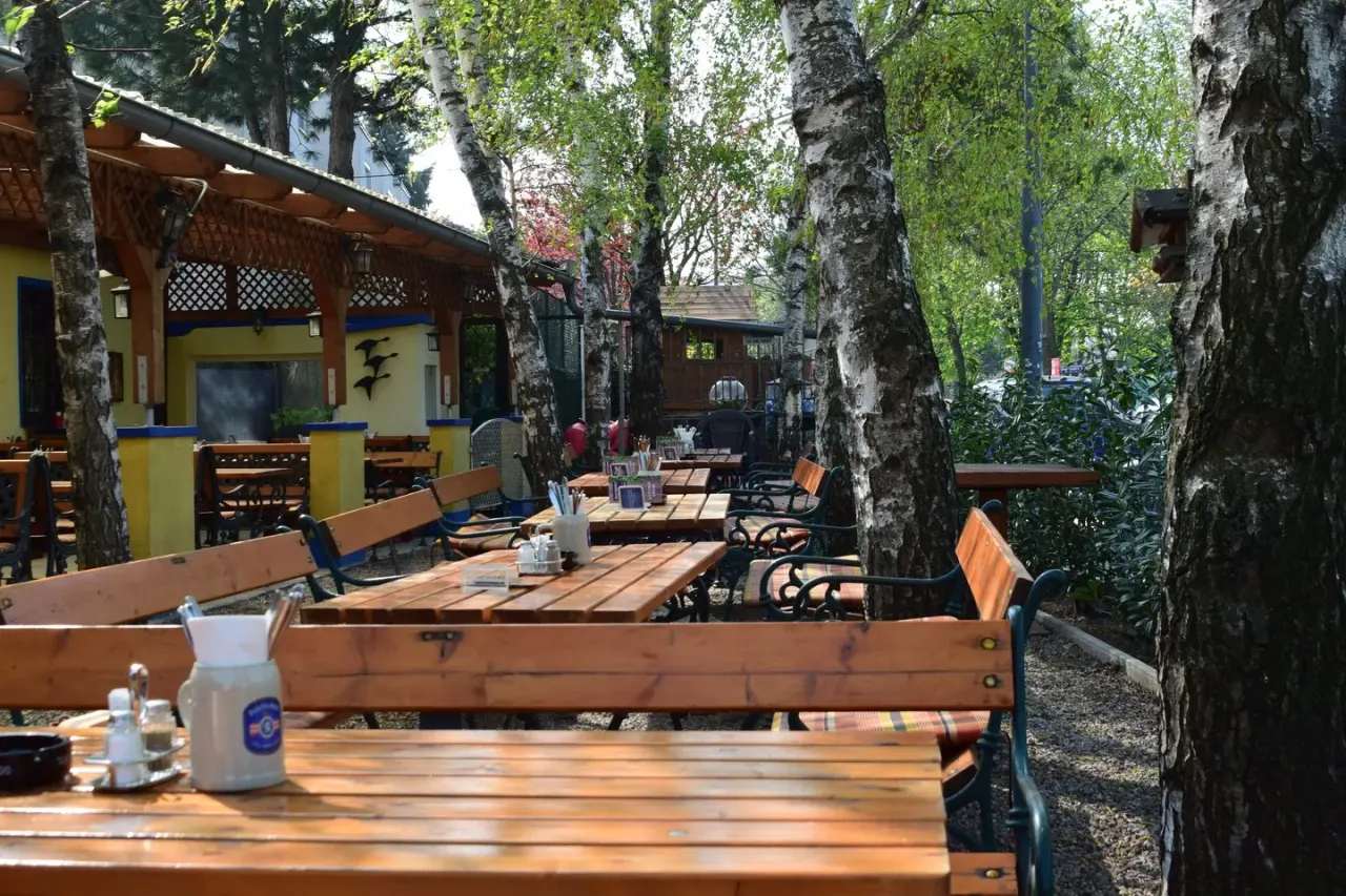 BookNoFees: Restaurant – DonauStadtwirt – Vienna – Danube City Manager, photo 1