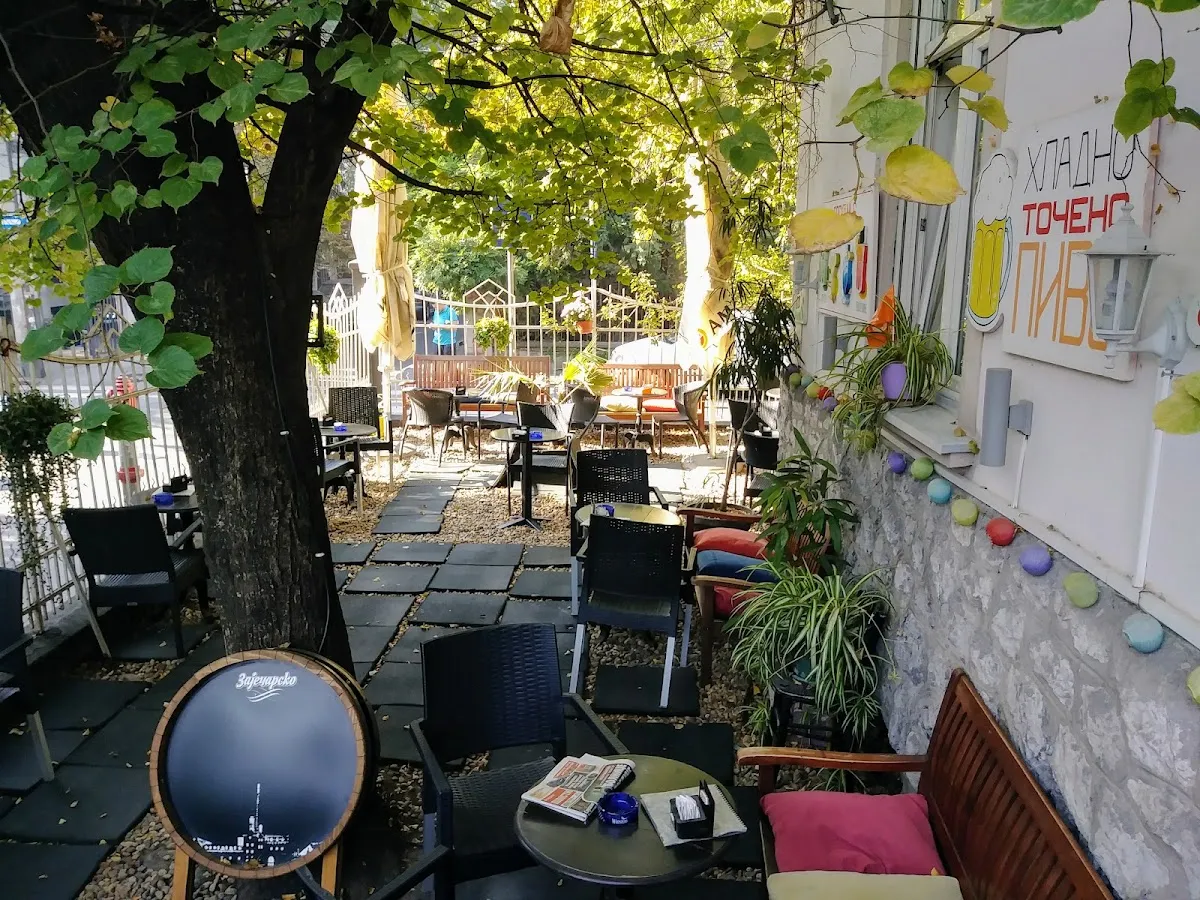 BookNoFees: Café – Caffe Galerija Priča – Belgrade – Caffe Galerija Priča, photo 1