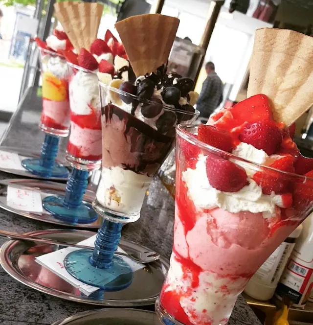 BookNoFees: Restaurant – Eiscafé Crema – Unna – Eiscafé Crema, photo 2