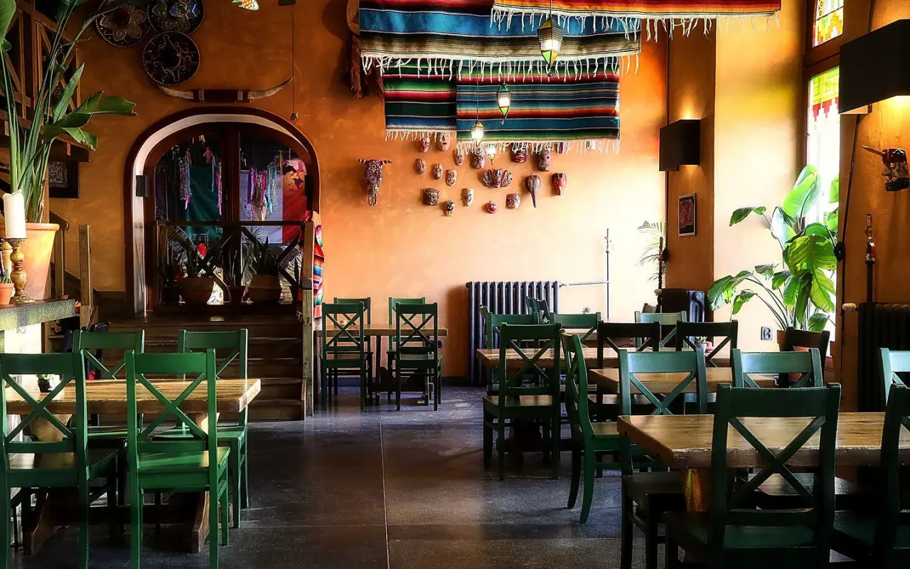 BookNoFees: Restaurant – El Popo – Warsaw – The Pope, photo 1