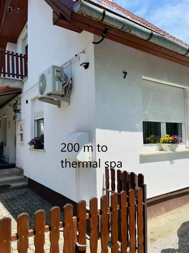 BookNoFees: Spacious flat with a garden and terrace – Bük