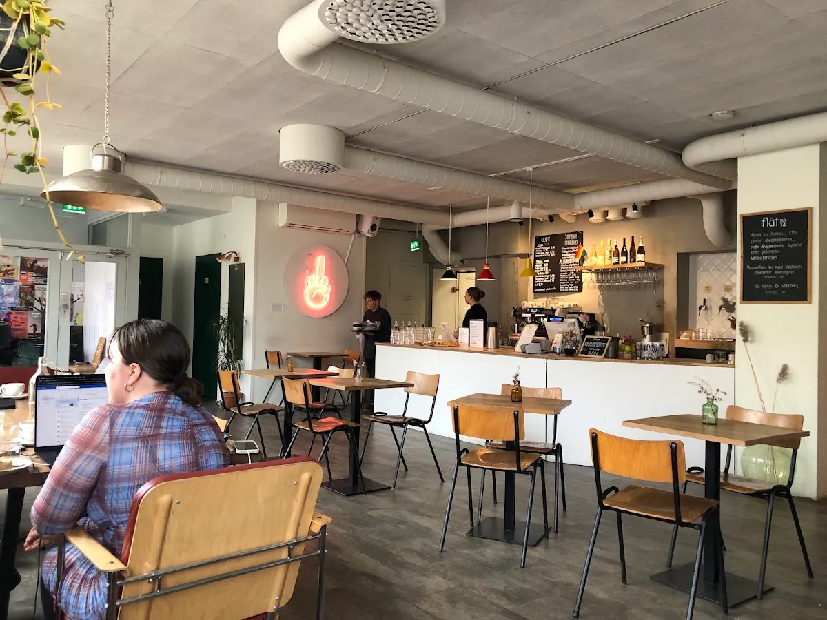 BookNoFees: Café – flät no 14 – Helsinki – braid no. 14, photo 1