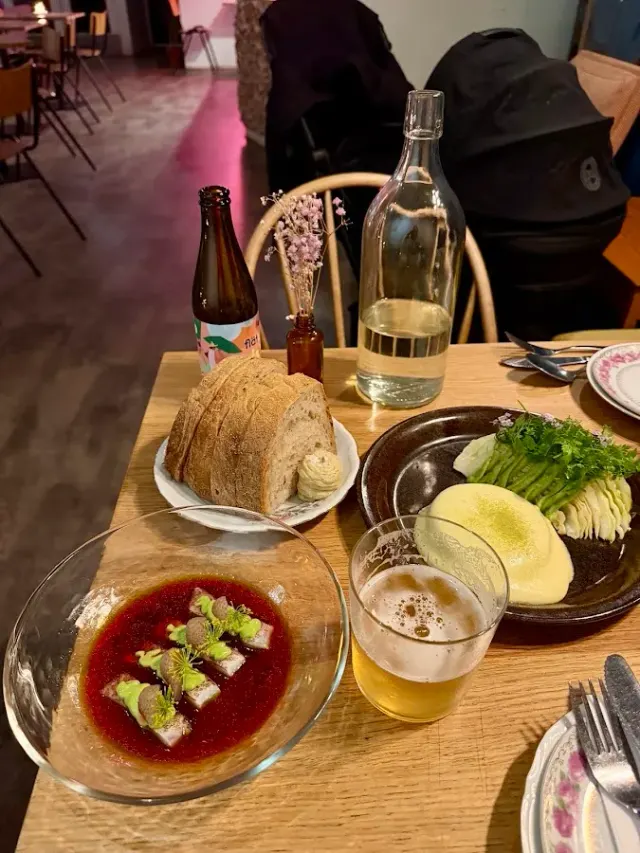BookNoFees: Café – flät no 14 – Helsinki – braid no. 14, photo 2