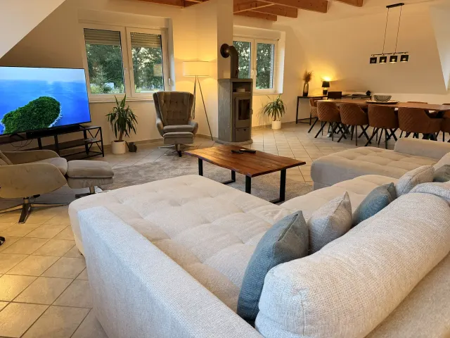 BookNoFees: Spacious holiday flat with a roof terrace, ideal for groups – Stuhr