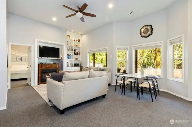 BookNoFees: Peaceful Two-Bedroom Guest Suite with Private Entrance – Sammamish