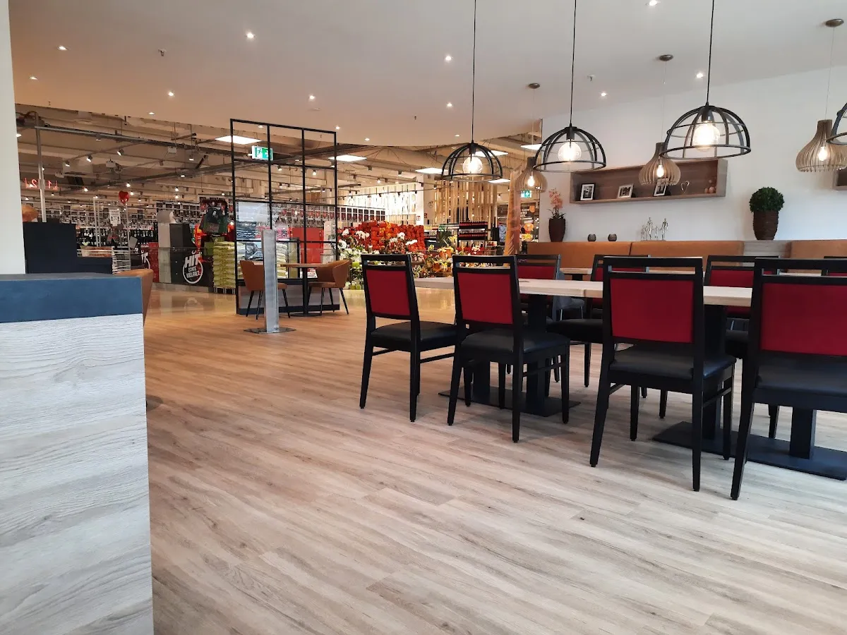 BookNoFees: Bakery – Isken Peter Backshop – Brilon – Isken Peter Backshop, photo 1