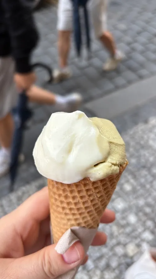BookNoFees: Restaurant – Crème de la Crème – Prague – Cream of the Crop, photo 2