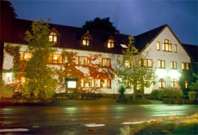 BookNoFees: Restaurant – Hotel-Restaurant Spitze Warte – Rüthen – Spitze Warte Hotel and Restaurant, photo 3