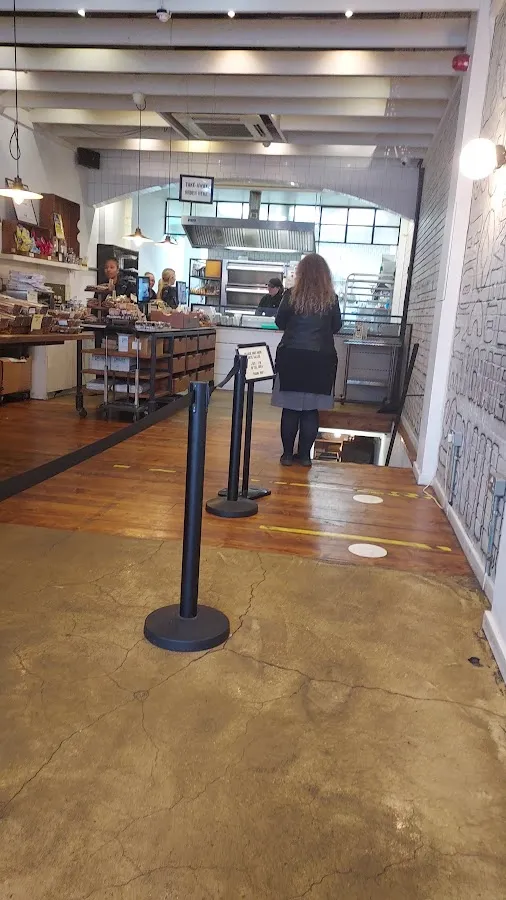 BookNoFees: Café – B Bagel Bakery Bar – London – B Bagel Bakery Bar, photo 3