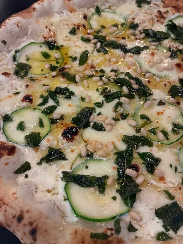 BookNoFees: Restaurant – Pizzeria Via Tribunali – Helsinki – Via Tribunali Pizzeria, photo 2