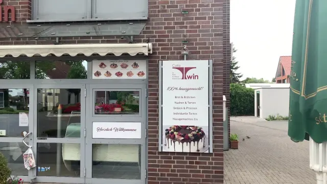 BookNoFees: Restaurant – Cafe Twin – Lippetal – Cafe Twin, photo 3