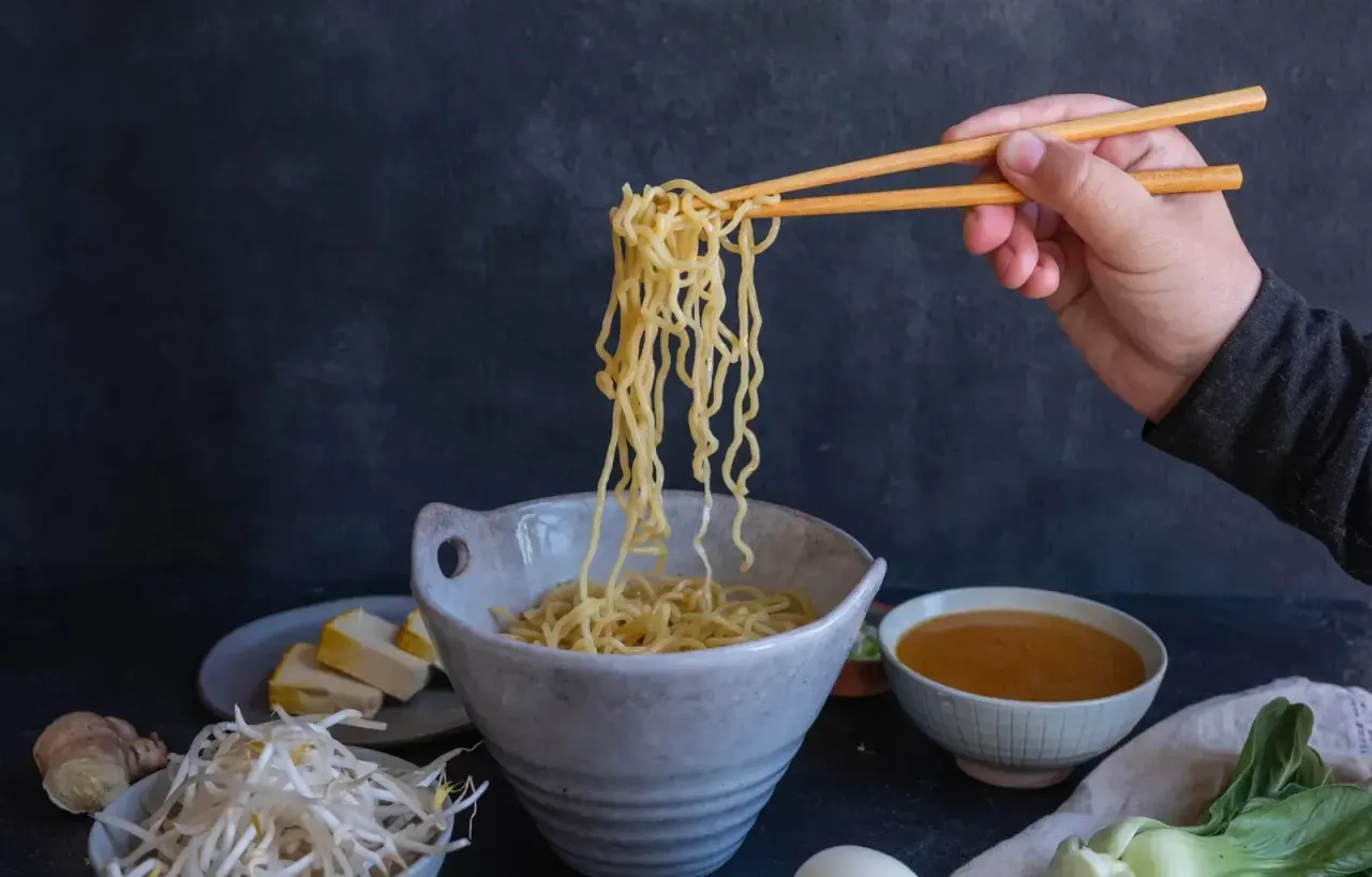 BookNoFees: Restaurant – Ama Sushi & Ramen – Amsterdam – But Sushi & Ramen, photo 1