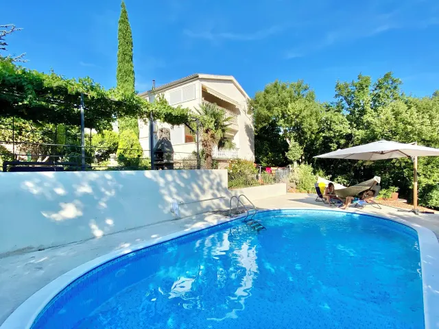 BookNoFees: Villa Theresa, Croatia: holiday flat with a swimming pool, hot tub, sauna and outdoor kitchen – Donji Zagon