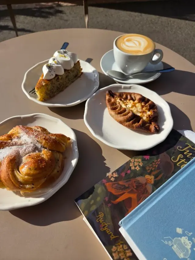 BookNoFees: Café – Way Bakery – Helsinki – Way Bakery, photo 2