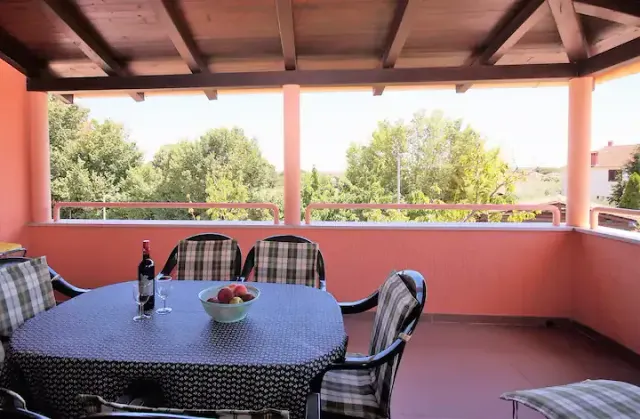 BookNoFees: Peace and relaxation in a 110m² space, close to the beach – Fažana Valbandon