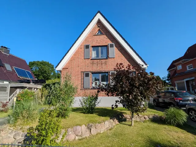 BookNoFees: Spacious semi-detached house in a quiet neighbourhood – Lübeck
