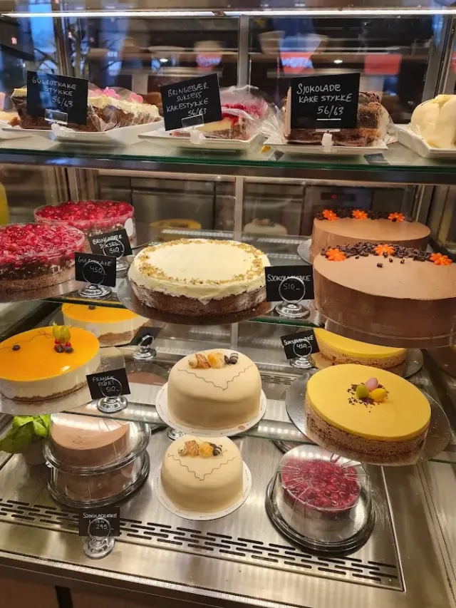 BookNoFees: Café – Baker Hansen – Oslo – Baker Hansen, photo 2